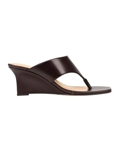 Aurelia Thong Wedges in Chocolate Brown Vintage